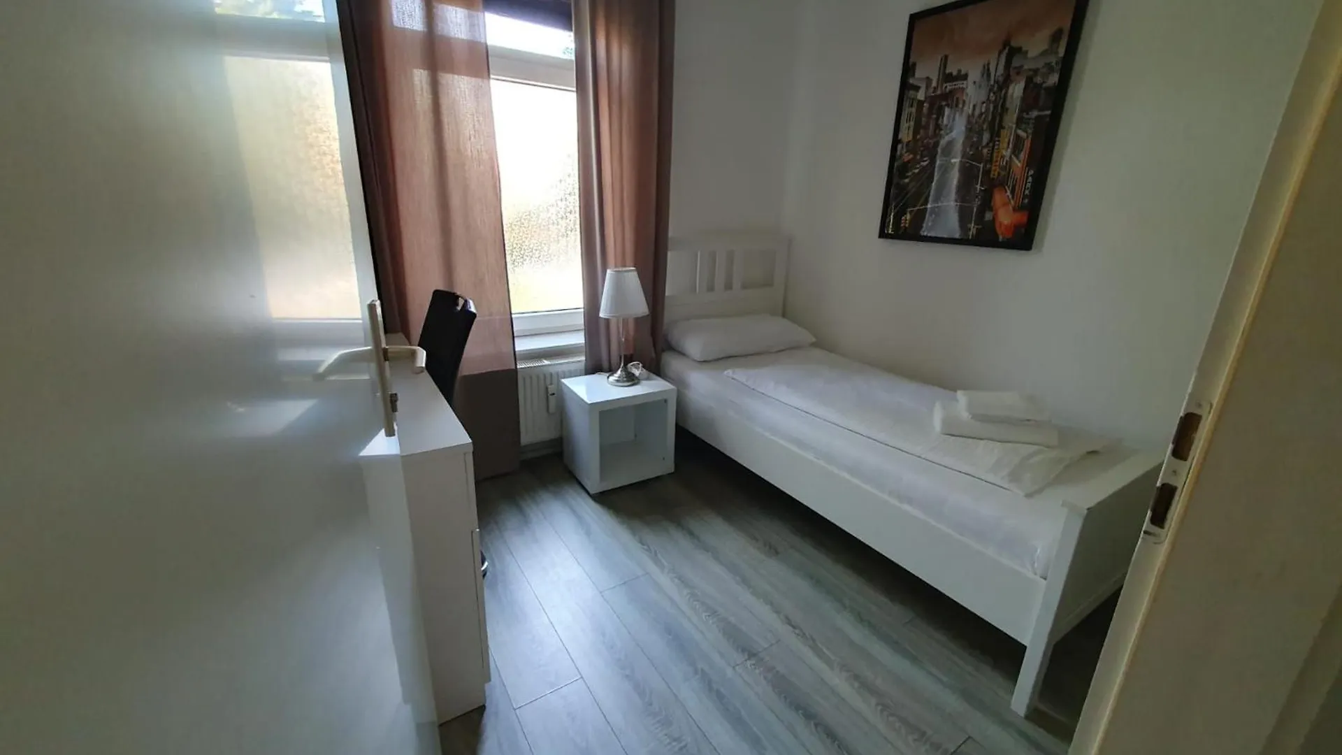 1 Hildesheimer Str.357,1.Og, 3 X Sz, Hanower 0*,