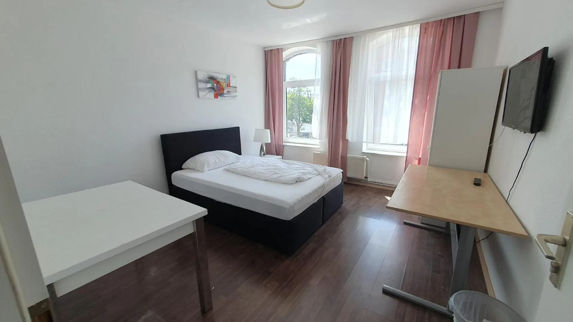 1 Hildesheimer Str.357,1.Og, 3 X Sz, Hannover 0*,  Tyskland